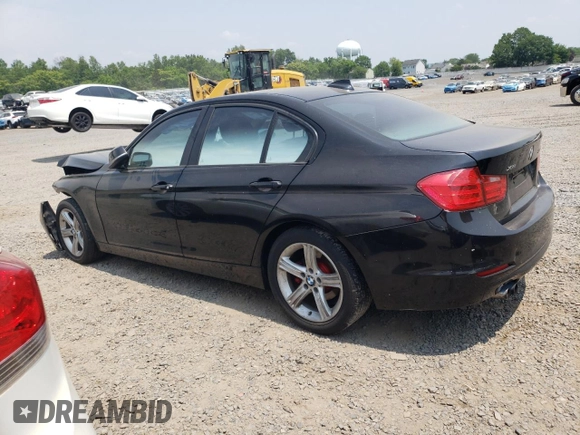 2013 BMW 3 Series 328i xDrive z VIN WBA3B5C52DF596028, wystawiony jako Copart lot #60001015 z przebiegiem 145 393 mil mil oraz Czysty tytuł • Clean title. Historia ofert i sprzedaży dostępna na DreamBid. Obrazek 2.
