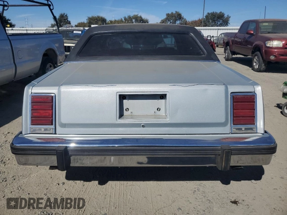 1987 Ford Crown Victoria z VIN 2FABP74F5HX169963, wystawiony jako Copart lot #75491944 z przebiegiem 89 729 mil mil oraz Szkody całkowita. Historia ofert i sprzedaży dostępna na DreamBid. Obrazek 6.