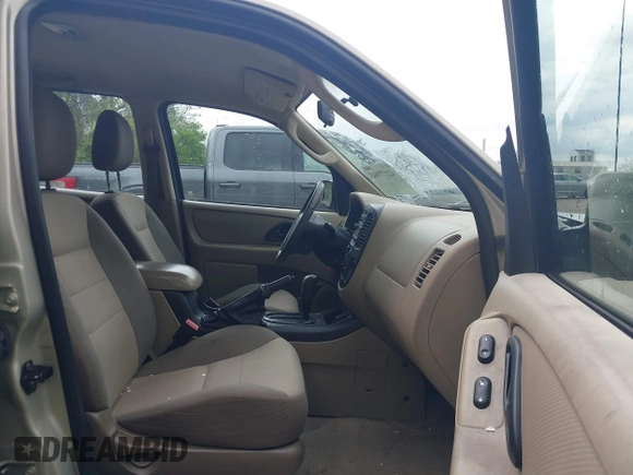 2006 Ford Escape XLS with VIN 1FMYU02ZX6KA73663, listed as a IAAI auction lot 42177043 with 230,878 mi miles and . Bid and sale history available at DreamBid. Image 5.
