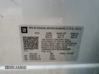 2019 Chevrolet Equinox LT z VIN 3GNAXUEV3KS583338, wystawiony jako Copart lot #57045125 z przebiegiem 90 815 mil mil oraz Czysty tytuł • Clean title. Historia ofert i sprzedaży dostępna na DreamBid. Obrazek 13.