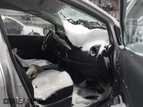 2015 Nissan Note S Plus with VIN 3N1CE2CP2FL370903, listed as a IAAI auction lot 41606993 with 60,672 mi miles and . Bid and sale history available at DreamBid. Image 5.