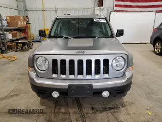 2016 Jeep Patriot Sport z VIN 1C4NJPBA5GD698402, wystawiony jako Copart lot #58601955 z przebiegiem 109 012 mil mil oraz Czysty tytuł • Clean title. Historia ofert i sprzedaży dostępna na DreamBid. Obrazek 5.