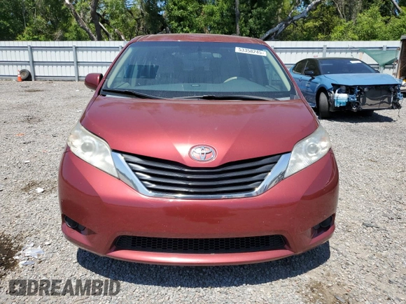 2014 Toyota Sienna LE AAS z VIN 5TDKK3DC6ES497651, wystawiony jako Copart lot #53358245 z przebiegiem 233 102 mil mil oraz Szkody całkowita. Historia ofert i sprzedaży dostępna na DreamBid. Obrazek 5.