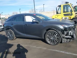 2024 Lexus RX 350h z VIN 2T2BBMCA5RC039812, wystawiony jako IAAI lot #41430348 z przebiegiem 6 076 mil mil oraz . Historia ofert i sprzedaży dostępna na DreamBid. Obrazek 14.