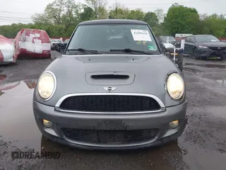 2010 MINI Hardtop S with VIN WMWMF7C52ATZ69781, listed as a IAAI auction lot 42181620 with 80,967 mi miles and . Bid and sale history available at DreamBid. Image 12.