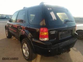 2007 Ford Escape Limited with VIN 1FMCU04147KA92387, listed as a IAAI auction lot 37323827 with 221,468 mi miles. Bid and sale history available at carsss.com. Image 3.