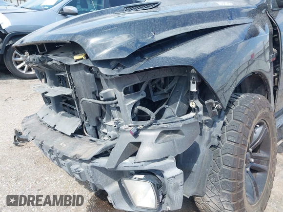 2015 Ram 1500 Sport z VIN 1C6RR6MT5FS784703, wystawiony jako IAAI lot #42129086 z przebiegiem 126 856 mil mil oraz . Historia ofert i sprzedaży dostępna na DreamBid. Obrazek 6.