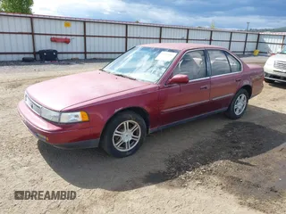 1993 Nissan Maxima z VIN JN1HJ01F9PT114562, wystawiony jako IAAI lot #42314385 z przebiegiem 285 244 mil mil oraz . Historia ofert i sprzedaży dostępna na DreamBid. Obrazek 2.