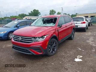 2022 Volkswagen Tiguan SE z VIN 3VV2B7AX0NM020942, wystawiony jako IAAI lot #42475302 z przebiegiem 26 353 mil mil oraz . Historia ofert i sprzedaży dostępna na DreamBid. Obrazek 12.