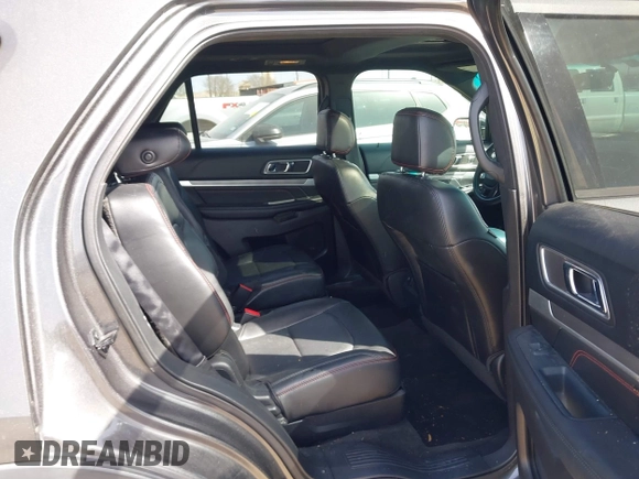 2016 Ford Explorer Sport z VIN 1FM5K8GT0GGA24715, wystawiony jako IAAI lot #41745219 z przebiegiem 124 140 mil mil oraz . Historia ofert i sprzedaży dostępna na DreamBid. Obrazek 8.