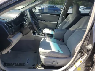 2017 Toyota Camry XLE z VIN 4T1BF1FK3HU377623, wystawiony jako Copart lot #53292365 z przebiegiem 104 393 mil mil oraz Szkoda całkowita • Salvage title. Historia ofert i sprzedaży dostępna na DreamBid. Obrazek 7.