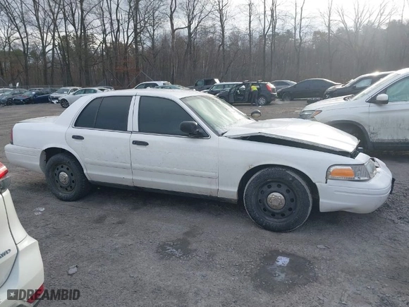 2006 Ford Police Interceptor with VIN 2FAHP71W76X102230, listed as a IAAI auction lot 41229172 with 113,899 mi miles. Bid and sale history available at carsss.com. Image 13.