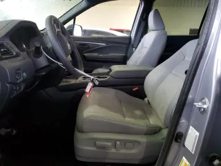 2024 Honda Passport EX-L z VIN 5FNYF8H55RB019867, wystawiony jako Copart lot #50025235 z przebiegiem 17 636 mil mil oraz Czysty tytuł • Clean title. Historia ofert i sprzedaży dostępna na DreamBid. Obrazek 7.
