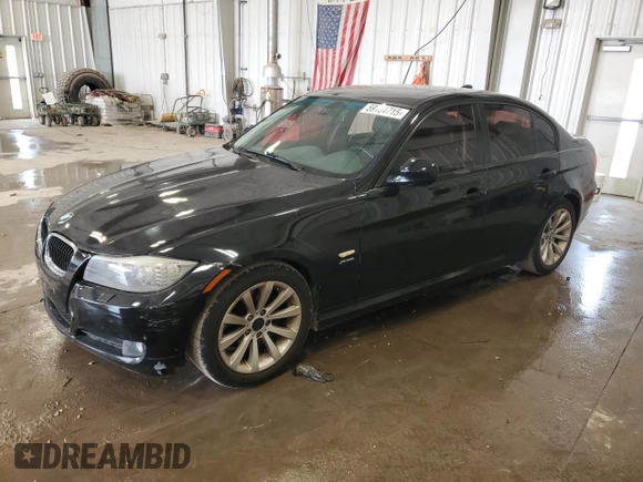 2011 BMW 3 Series 328i xDrive z VIN WBAPK7C59BF087113, wystawiony jako Copart lot #59184715 z przebiegiem Nie podano mil oraz Czysty tytuł • Clean title. Historia ofert i sprzedaży dostępna na DreamBid. Obrazek 1.