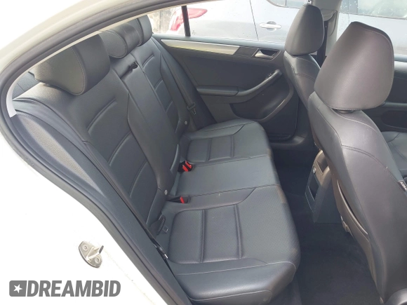 2015 Volkswagen Jetta SE with VIN 3VWD17AJ7FM302290, listed as a IAAI auction lot 42371920 with 127,631 mi miles and . Bid and sale history available at DreamBid. Image 8.