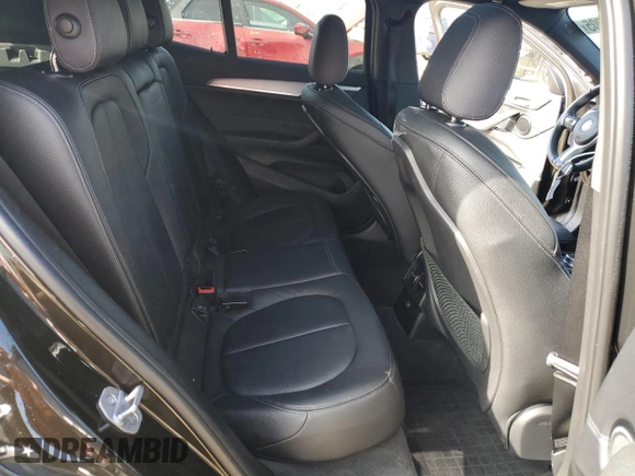 2018 BMW X2 xDrive28i z VIN WBXYJ5C38JEB19248, wystawiony jako Copart lot #56307905 z przebiegiem 40 084 mil mil oraz Szkoda całkowita • Salvage title. Historia ofert i sprzedaży dostępna na DreamBid. Obrazek 10.
