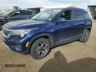 2021 Kia Seltos EX z VIN KNDERCAA0M7066792, wystawiony jako Copart lot #48798335 z przebiegiem 25 621 mil mil oraz Szkoda całkowita • Salvage title. Historia ofert i sprzedaży dostępna na DreamBid. Obrazek 1.