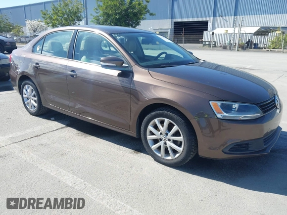2011 Volkswagen Jetta Sedan SE w/Convenience & Sunroof PZEV with VIN 3VWDZ7AJ8BM388647, listed as a IAAI auction lot 41924260 with 156,583 mi miles. Bid and sale history available at carsss.com. Image 1.