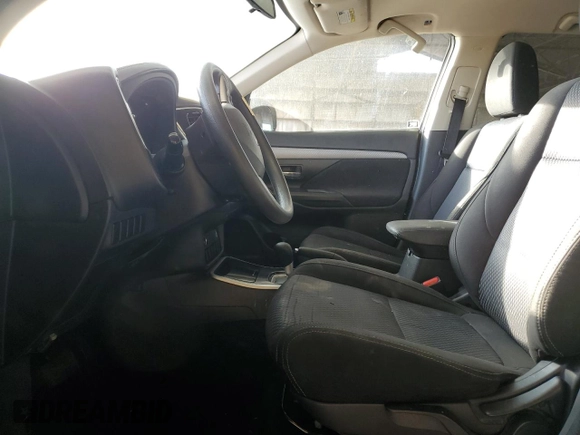 2018 Mitsubishi Outlander ES z VIN JA4AZ3A36JZ042328, wystawiony jako Copart lot #85902994 z przebiegiem 129 936 mil mil oraz Szkoda całkowita • Salvage title. Historia ofert i sprzedaży dostępna na DreamBid. Obrazek 7.