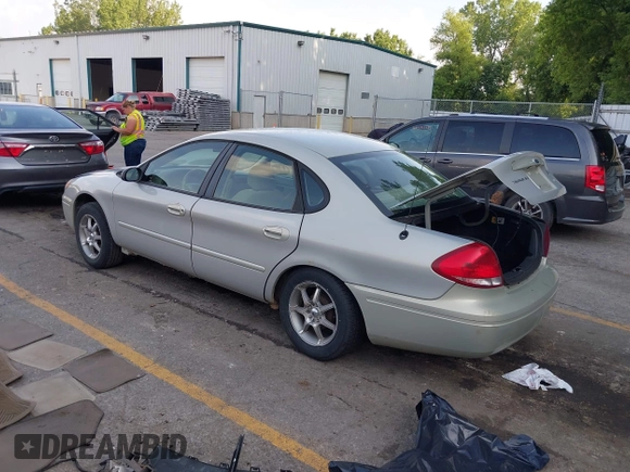 2006 Ford Taurus SE with VIN 1FAFP53UX6A184373, listed as a IAAI auction lot 42581542 with Not provided miles and . Bid and sale history available at DreamBid. Image 3.
