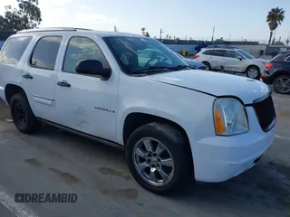 2008 GMC Yukon Denali z VIN 1GKFK63888J118915, wystawiony jako IAAI lot #42262018 z przebiegiem 218 082 mil mil oraz . Historia ofert i sprzedaży dostępna na DreamBid. Obrazek 1.