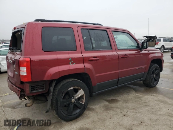 2014 Jeep Patriot Latitude with VIN 1C4NJPFA8ED818233, listed as a Copart auction lot 43947895 with 142,474 mi miles and Salvage Title. Bid and sale history available at carsss.com. Image 3.