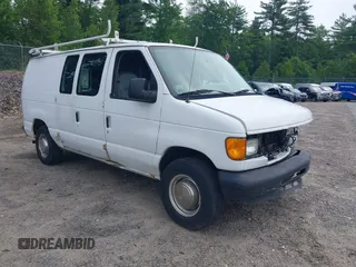 2004 Ford Econoline Cargo z VIN 1FTNE24W84HB05409, wystawiony jako IAAI lot #42645670 z przebiegiem 238 378 mil mil oraz . Historia ofert i sprzedaży dostępna na DreamBid. Obrazek 1.