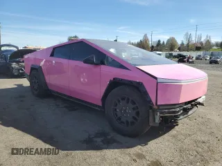 2024 Tesla Cybertruck Cyberbeast z VIN 7G2CEHEEXRA017494, wystawiony jako Copart lot #48149135 z przebiegiem 6883 mil mil oraz Szkody całkowita. Historia ofert i sprzedaży dostępna na DreamBid. Obrazek 4.
