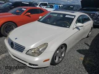 2006 Mercedes-Benz CLS-Class with VIN WDDDJ75X86A077348, listed as a Copart auction lot 74770304 with 0 mi miles and Salvage Title. Bid and sale history available at carsss.com. Image 1.