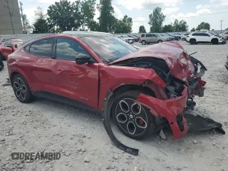 2022 Ford Mustang Mach-E GT z VIN 3FMTK4SE4NMA07816, wystawiony jako Copart lot #61197905 z przebiegiem 49 331 mil mil oraz Nie do naprawy • Non repairable. Historia ofert i sprzedaży dostępna na DreamBid. Obrazek 4.