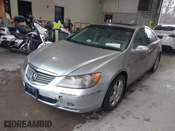 2008 Acura RL with VIN JH4KB16528C004491, listed as a IAAI auction lot 41571102 with 144,373 mi miles and . Bid and sale history available at DreamBid. Image 2.