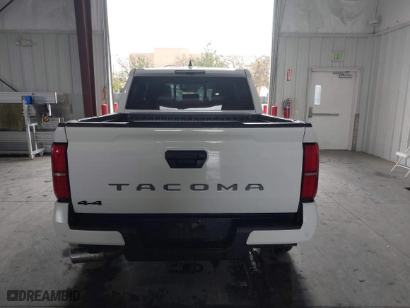 2024 Toyota Tacoma 4WD SR5 with VIN 3TMLB5JN8RM035278, listed as a IAAI auction lot 41789088 with 10,695 mi miles. Bid and sale history available at carsss.com. Image 16.