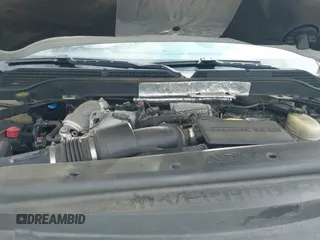 2017 Chevrolet Silverado 2500HD LTZ z VIN 1GC1KWEYXHF218682, wystawiony jako IAAI lot #42749283 z przebiegiem 189 494 mil mil oraz . Historia ofert i sprzedaży dostępna na DreamBid. Obrazek 21.