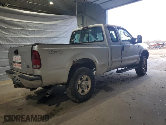 2006 Ford F-350 XL with VIN 1FTWX31576EA75467, listed as a Copart auction lot 48431255 with 256,706 mi miles and Clean Title. Bid and sale history available at DreamBid. Image 3.