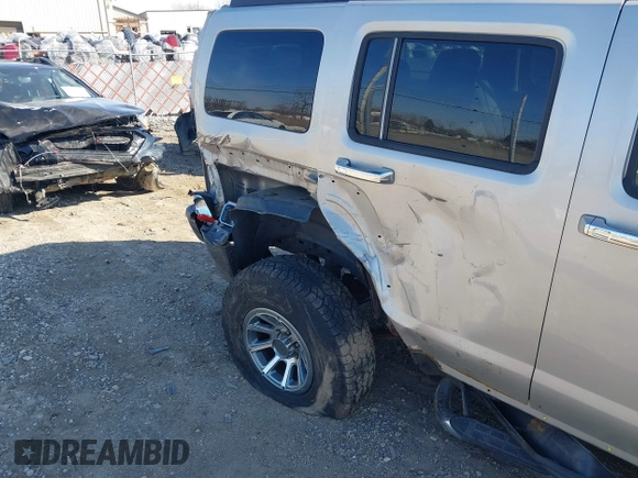2007 Hummer H3 SUV with VIN 5GTDN13E878193390, listed as a IAAI auction lot 41878316 with 131,160 mi miles and . Bid and sale history available at DreamBid. Image 6.