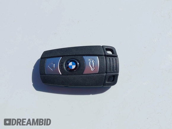 2011 BMW 3 Series 328i z VIN WBAKE3C55BE557511, wystawiony jako IAAI lot #42276665 z przebiegiem Nie podano mil oraz . Historia ofert i sprzedaży dostępna na DreamBid. Obrazek 11.