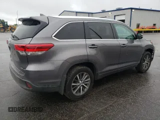 2018 Toyota Highlander SE with VIN 5TDJZRFH9JS528291, listed as a Copart auction lot 56568275 with 74,619 mi miles and Salvage title. Bid and sale history available at DreamBid. Image 3.