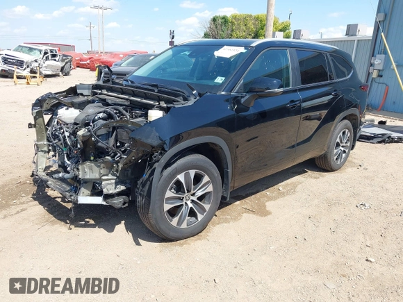 2024 Toyota Highlander LE with VIN 5TDKDRBH7RS540914, listed as a IAAI auction lot 42552324 with 20,487 mi miles and . Bid and sale history available at DreamBid. Image 18.