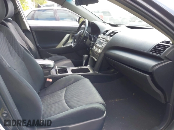 2011 Toyota Camry LE z VIN 4T1BF3EK8BU743564, wystawiony jako IAAI lot #41795818 z przebiegiem 168 877 mil mil oraz . Historia ofert i sprzedaży dostępna na DreamBid. Obrazek 5.