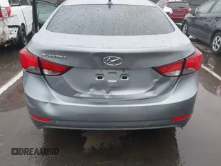 2015 Hyundai Elantra SE z VIN 5NPDH4AE7FH616818, wystawiony jako IAAI lot #41784684 z przebiegiem 107 377 mil mil oraz . Historia ofert i sprzedaży dostępna na DreamBid. Obrazek 6.