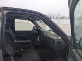 2000 GMC Sierra 1500 SL with VIN 1GTEC14VXYE393447, listed as a IAAI auction lot 41794897 with 256,993 mi miles and . Bid and sale history available at DreamBid. Image 5.