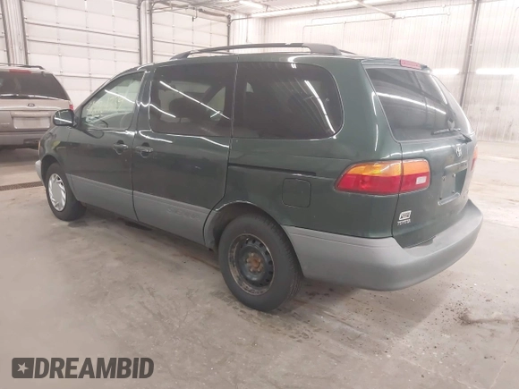 2000 Toyota Sienna LE with VIN 4T3ZF13C0YU249715, listed as a IAAI auction lot 42701339 with 262,521 mi miles and . Bid and sale history available at DreamBid. Image 3.