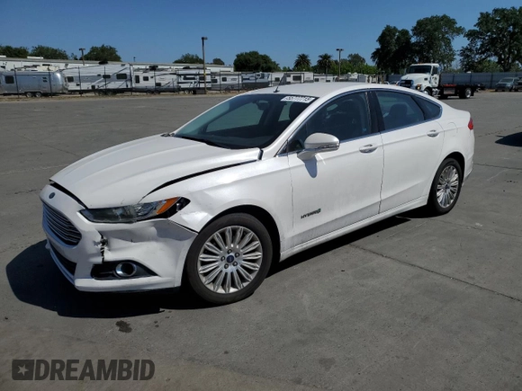 2013 Ford Fusion SE Hybrid z VIN 3FA6P0LU6DR325719, wystawiony jako Copart lot #55777715 z przebiegiem 152 478 mil mil oraz Szkoda całkowita • Salvage title. Historia ofert i sprzedaży dostępna na DreamBid. Obrazek 1.