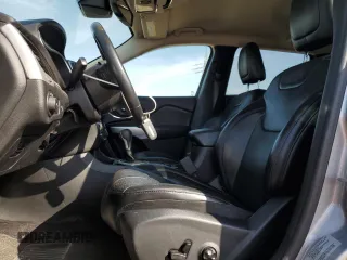 2017 Jeep Cherokee Overland с VIN 1C4PJLJS0HW574622, выставлен на аукционе Copart как лот 74615164 с пробегом 93 945 миль миль и Списание • Salvage title. История ставок и продаж доступна на DreamBid. Изображение 7.