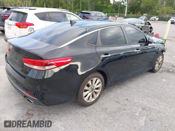 2018 Kia Optima LX z VIN 5XXGT4L33JG270472, wystawiony jako IAAI lot #42292416 z przebiegiem 60 064 mil mil oraz . Historia ofert i sprzedaży dostępna na DreamBid. Obrazek 4.