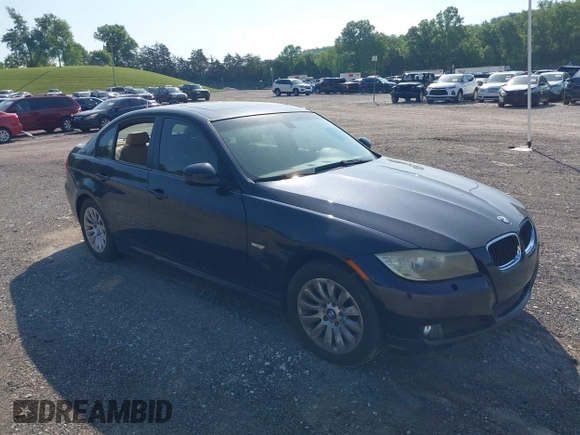 2009 BMW 3 Series 328i with VIN WBAPH77589NL82437, listed as a IAAI auction lot 42035078 with 226,583 mi miles. Bid and sale history available at carsss.com. Image 1.