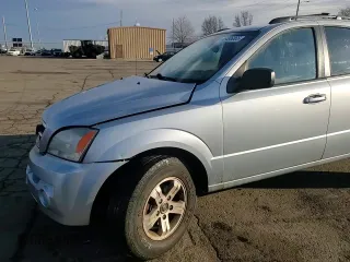 2005 Kia Sorento LX z VIN KNDJC733455442137, wystawiony jako Copart lot #46496065 z przebiegiem 118 299 mil mil oraz Szkoda całkowita • Salvage title. Historia ofert i sprzedaży dostępna na DreamBid. Obrazek 12.