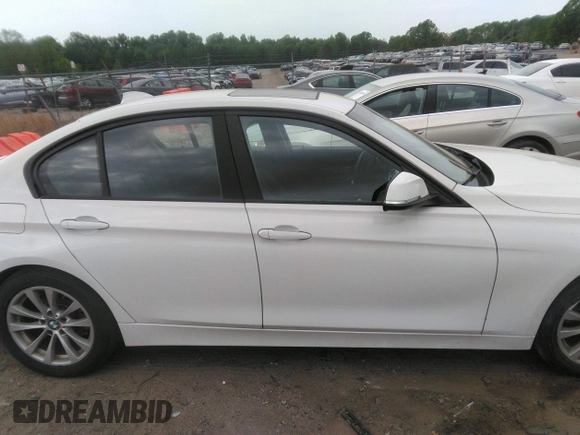 2018 BMW 3 Series 320i with VIN WBA8E1G57JNU91633, listed as a IAAI auction lot 42065119 with 55,062 mi miles. Bid and sale history available at carsss.com. Image 13.