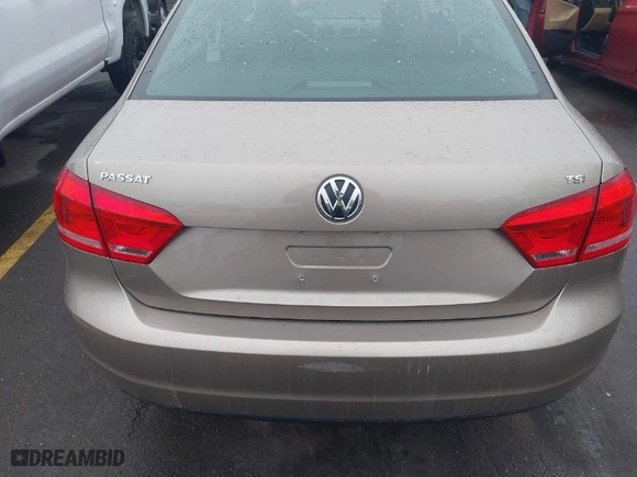 2015 Volkswagen Passat 1.8T Limited Edition with VIN 1VWAS7A30FC089976, listed as a IAAI auction lot 41188354 with 87,950 mi miles. Bid and sale history available at carsss.com. Image 16.