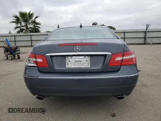2010 Mercedes-Benz E 350 z VIN WDDKJ5GB0AF039816, wystawiony jako Copart lot #51102945 z przebiegiem 91 088 mil mil oraz Szkoda całkowita • Salvage title. Historia ofert i sprzedaży dostępna na DreamBid. Obrazek 6.